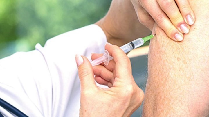 Εμβόλιο της γρίπης: Τεράστια ζήτηση και λίστες στα φαρμακεία – Προβληματισμός των φαρμακοποιών