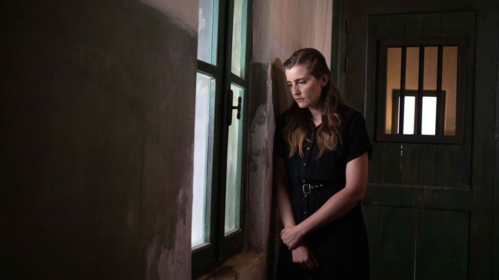 Άγριες Μέλισσες: Ο δικηγόρος της Ελένης παραιτείται – Η δίκη παίρνει μια απρόσμενη τροπή