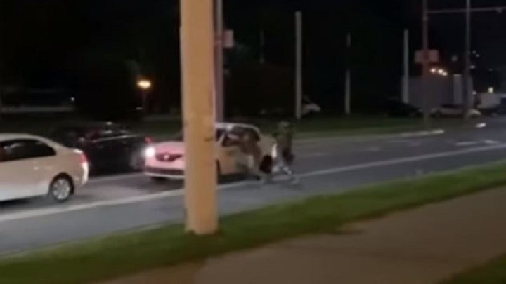 Χαμός στα social media με οδηγό ταξί που “έσωσε” διαδηλωτή στη Λευκορωσία – ΒΙΝΤΕΟ