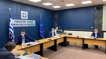 Κορονοϊός: Τι είπαν Κικίλιας και Τσιόδρας στους εκπροσώπους των κομμάτων