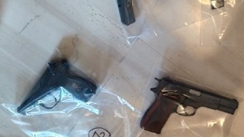 «Καθαρά» τα όπλα που βρήκε η Αντιτρομοκρατική στο σπίτι του 38χρονου