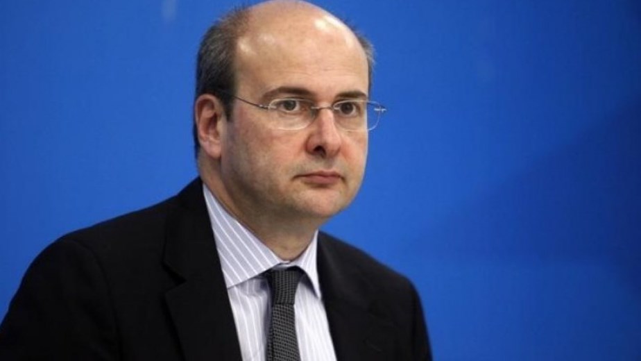 Χατζηδάκης: Παράδειγμα επιτυχίας η εξυγίανση της ΔΕΗ – Δεν θα επιβαρυνθούν οι καταναλωτές για τη στήριξη των ΑΠΕ