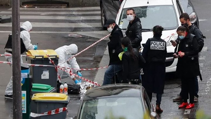 Επίθεση με ματσέτα στο Charlie Hebdo: Ομολόγησε ο βασικός ύποπτος