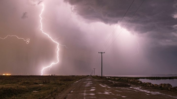 Καιρός: Έκτακτο δελτίο επιδείνωσης – Πού αναμένονται ισχυρές βροχές και καταιγίδες