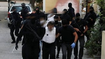 Επιχείρηση αντιτρομοκρατικής στο Κουκάκι: Προφυλακιστέος ο 42χρονος – Ελεύθεροι οι άλλοι δύο