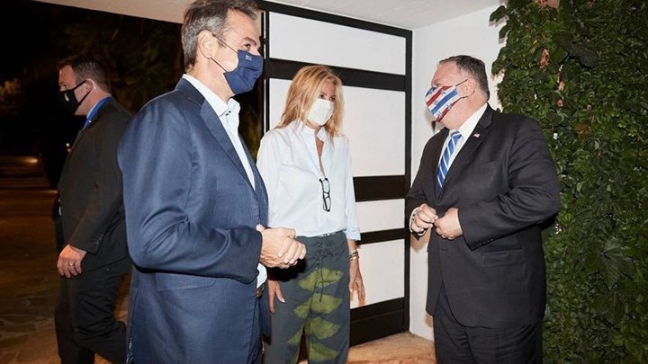Επίσκεψη Πομπέο: Φιλοξενούμενος στο σπίτι του πρωθυπουργού στα Χανιά – ΦΩΤΟ – ΒΙΝΤΕΟ