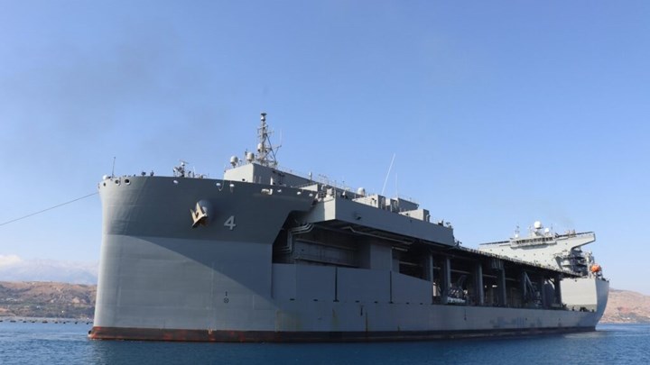Μόνιμα στη Σούδα το ελικοπτεροφόρο USS Hershel “Woody” Williams – Δείτε το θηριώδες πολεμικό πλοίο