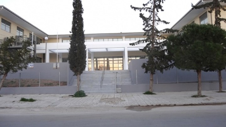 Βουλιαγμένη: Εκπαιδευτικός βρέθηκε θετικός στον κορονοϊό – Κλειστό για 14 ημέρες το Γυμνάσιο