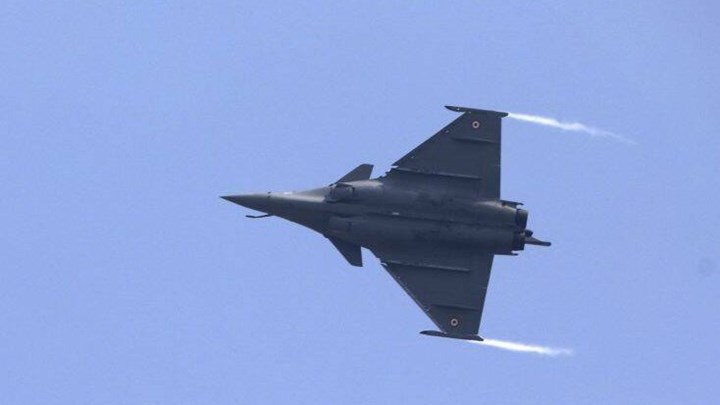 Παρίσι: Πώς ένα Rafale προκάλεσε τρόμο στην “Πόλη του Φωτός”