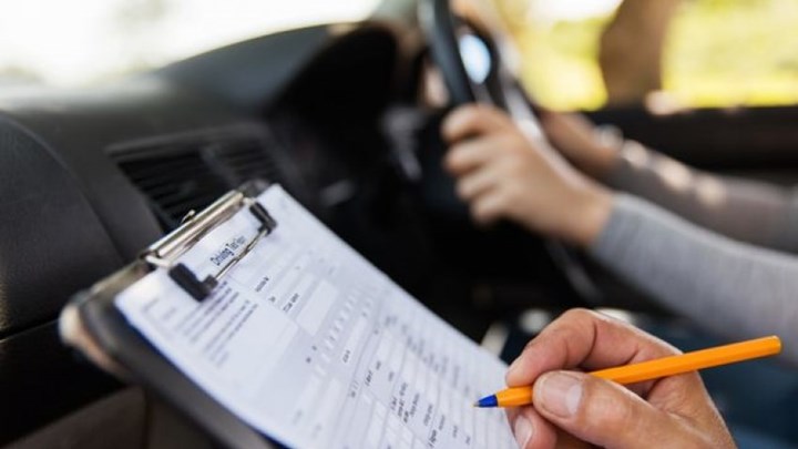 Υπουργείο Μεταφορών: Συστάσεις για περαιτέρω μέτρα στις εξετάσεις των διπλωμάτων οδήγησης
