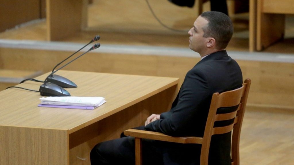 Κασιδιάρης: Ύβρεις και απειλές από φίλους του κατά των τηλεοπτικών συνεργείων – ΒΙΝΤΕΟ