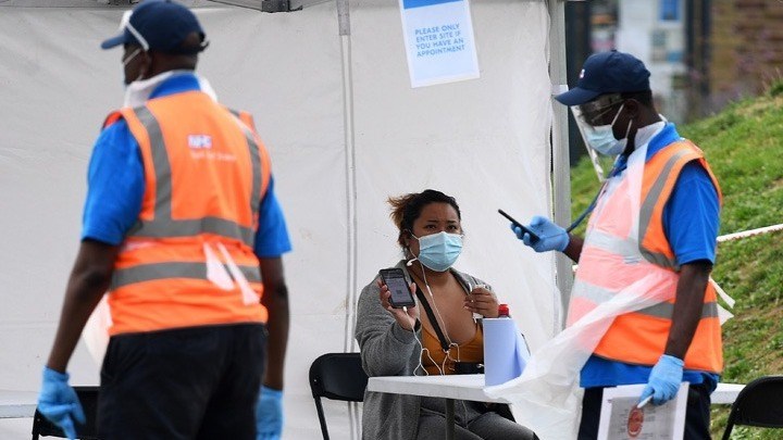 Κορονοϊός: Εκτόξευση ημερήσιων κρουσμάτων στη Βρετανία – Ξεπέρασαν τα 22.000