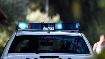 Εξάρχεια: Μεγάλη επιχείρηση της ΕΛ.ΑΣ. για εκκένωση κτιρίου υπό κατάληψη