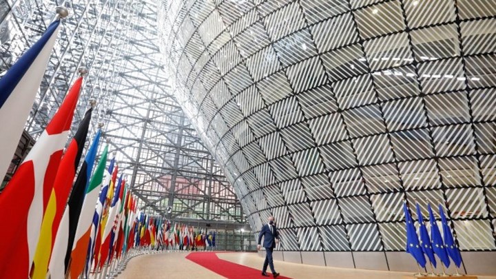 Θρίλερ στη Σύνοδο Κορυφής: Η Ελλάδα αρνείται το προσχέδιο – Διάλειμμα 45 λεπτών