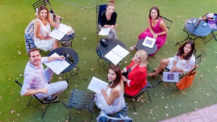 Τα πρώτα κλικ από τις «Ανθισμένες Μανόλιες» που έρχονται στο θέατρο «Χυτήριο»