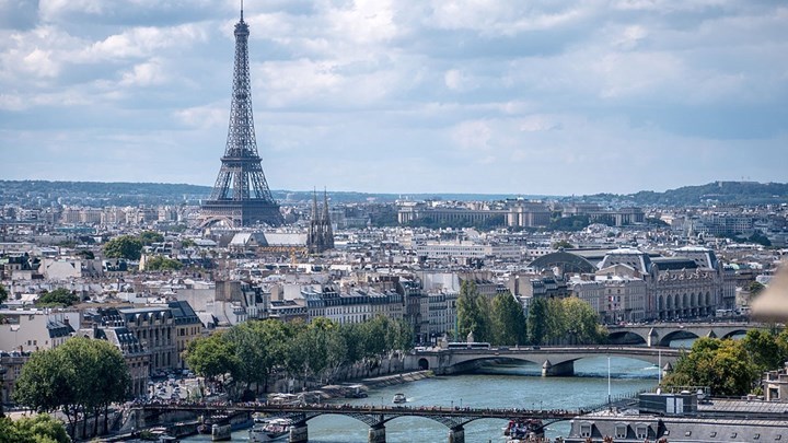 Οικογενειακή τραγωδία στο Παρίσι – Πέντε νεκροί από επίθεση με μαχαίρι και σφυρί