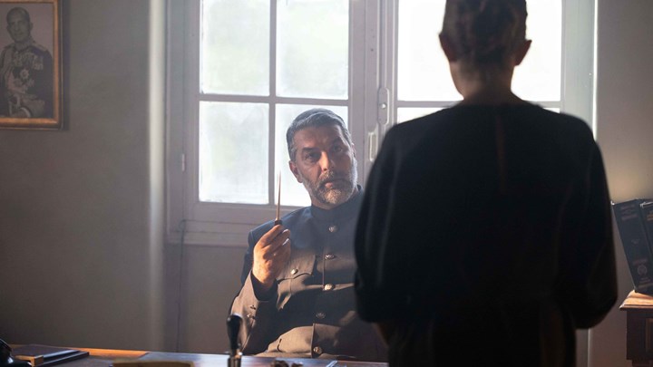 Άγριες Μέλισσες – Spoiler: Η νέα κόλαση της Ελένης στη φυλακή – Ο μυστηριώδης άνδρας και το θανάσιμο μυστικό