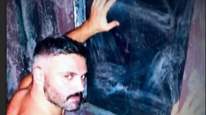 Ο Παναγιωτίδης γίνεται… Ντόριαν Γκρέυ στο φιλόξενο Studio Κυψέλης του Λιβανού