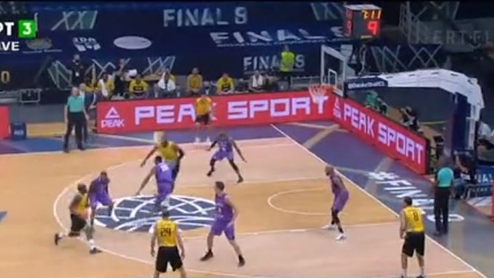 Μπούργος – ΑΕΚ 68-49 (30′)