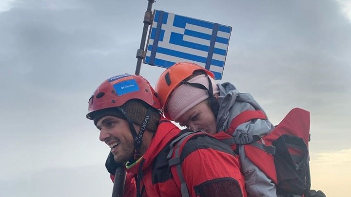 “Τίποτα πιο αληθινό από το όνειρο”: Ο Μάριος και Ελευθερία κατέκτησαν την κορυφή της Ελλάδας – ΦΩΤΟ