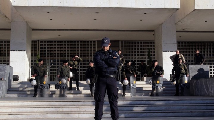 “Φρούριο” το Εφετείο για τη δίκη της Χρυσής Αυγής: 2.000 αστυνομικοί επί ποδός, ειδική διαδρομή για τους δικαστές