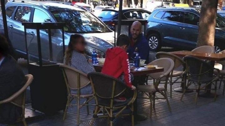 Χαμός στη Βαρκελώνη: Ο Καλάθης έσπασε την καραντίνα και πήγε σε εστιατόριο – ΦΩΤΟ
