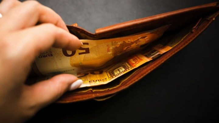 Αναδρομικά: Αναλυτικά οι ημερομηνίες πληρωμής – Τα ποσά και οι δικαιούχοι