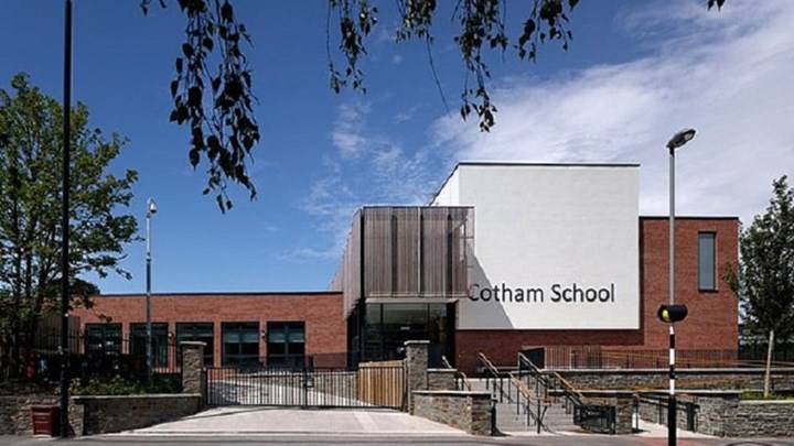 Σχολικός εκφοβισμός: Μαθητής κρυβόταν τρεις μέρες στην τουαλέτα για να αποφύγει τους νταήδες