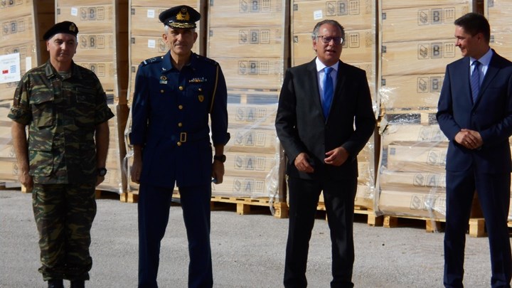 Το ΓΕΕΘΑ παρέλαβε από την Πολωνία 135 οικίσκους για μετανάστες – ΦΩΤΟ