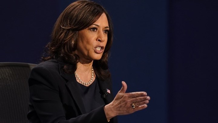 Κάμαλα Χάρις: Οι Αμερικανοί έχουν δικαίωμα να γνωρίζουν σε ποιον οφείλει χρήματα ο Τραμπ