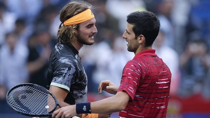 Ο Τζόκοβιτς «έβγαλε το καπέλο» στον Τσιτσιπά: «Είναι εξαιρετικός παίκτης»