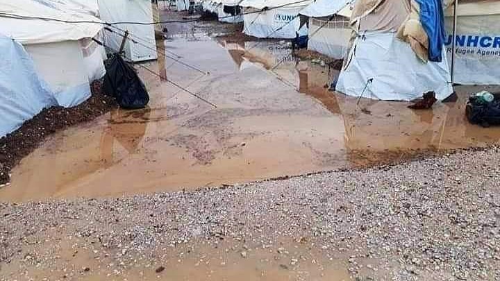 Λέσβος: Πλημμύρισε το προσωρινό ΚΥΤ στο Καρά Τεπέ – 80 σκηνές στο νερό – ΦΩΤΟ – ΒΙΝΤΕΟ