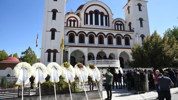 Θρήνος στο τελευταίο αντίο στον 24χρονο αστυνομικό της ΔΙΑΣ – ΦΩΤΟ