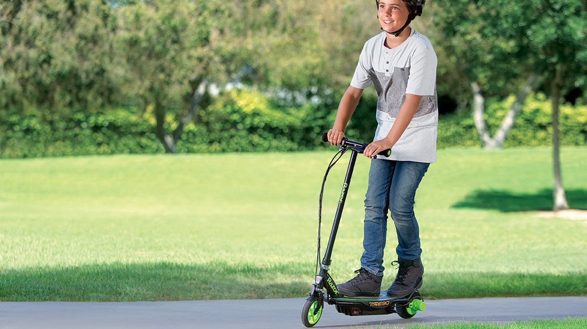 Ποδήλατο και πατίνι έως 12 ετών μόνο με συνοδεία – Τι προβλέπει νομοσχέδιο