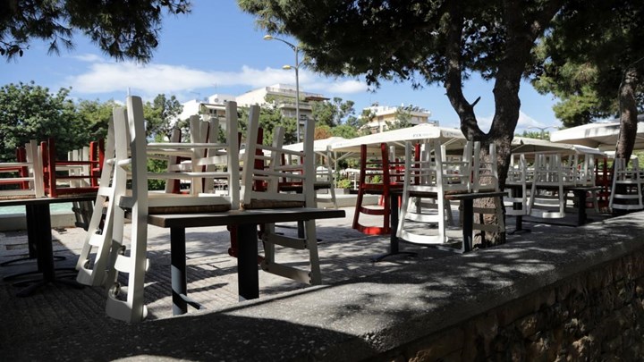 Κορoνοϊός: Μέτρα τύπου lockdown στο “κόκκινο” επίπεδο συναγερμού – Πού θα μπει “λουκέτο” αν ισχύσουν