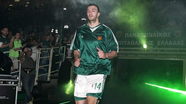 Κορονοϊός: Μάχη να κρατηθεί στη ζωή δίνει ο Πέκοβιτς