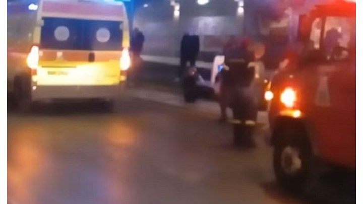 Θεσσαλονίκη: Γυναίκα παρασύρθηκε από μοτοσυκλέτα στο κέντρο της πόλης – ΒΙΝΤΕΟ
