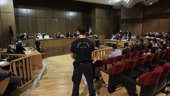 Δίκη Χρυσής Αυγής: Η ώρα της απόφασης για τα ελαφρυντικά – Απαγορεύτηκε η συγκέντρωση υπέρ των καταδικασθέντων