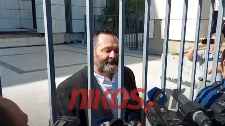 Δίκη Χρυσής Αυγής: Προκλητικός ο Λαγός έξω από το Εφετείο – ΒΙΝΤΕΟ