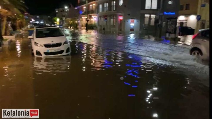 Κεφαλονιά: Δέκα λεπτά δυνατής μπόρας μετέτρεψε το Αργοστόλι πάλι σε «Βενετία» – ΒΙΝΤΕΟ