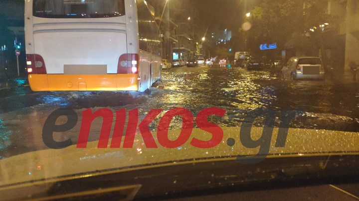 Κακοκαιρία – Αττική: Σε ποτάμια μετατράπηκαν οι δρόμοι – ΒΙΝΤΕΟ και ΦΩΤΟ αναγνώστη
