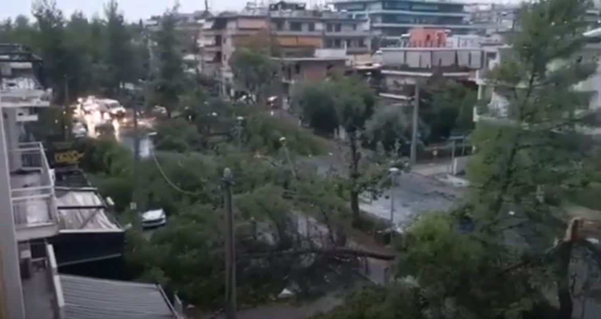 Κακοκαιρία – Διακοπές ρεύματος: Ποιες περιοχές της Αττικής είναι χωρίς ρεύμα