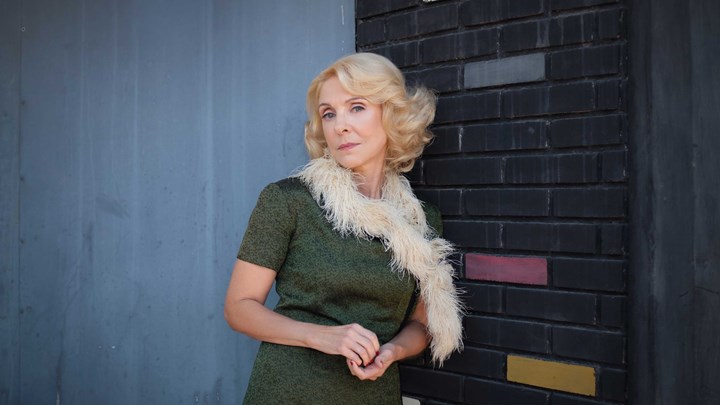 Άγριες Μέλισσες: Η Ναταλία Τσαλίκη μπαίνει στη σειρά ως Μαντάμ Κούλα – Η σχέση της με την Δρόσω