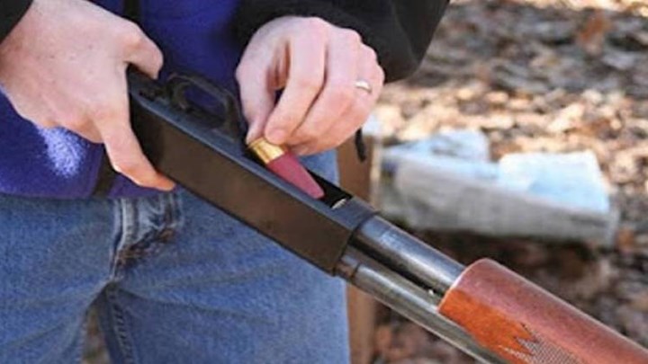 Πανικός στην Κάτω Αχαΐα – 52χρονος επιτέθηκε με καραμπίνα στον αδελφό του