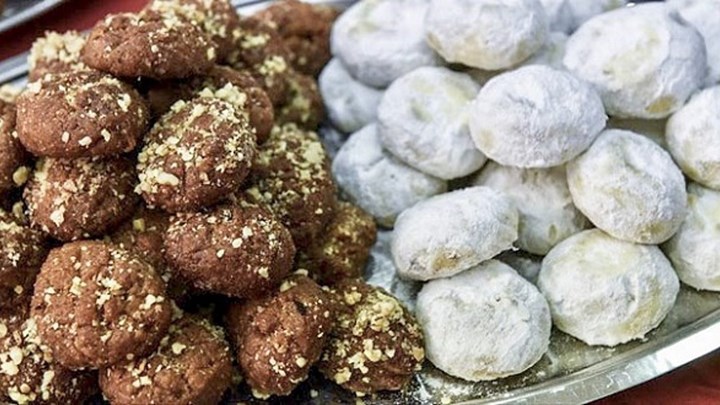 Θεσσαλονίκη: Γιατί φέτος βγήκαν νωρίτερα τα μελομακάρονα και οι κουραμπιέδες