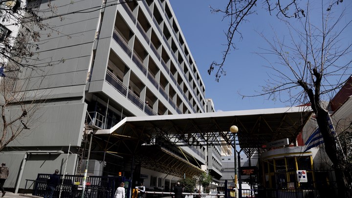 Συναγερμός σε γηροκομείο της Αθήνας – Ηλικιωμένη βρέθηκε θετική στον κορονοϊό