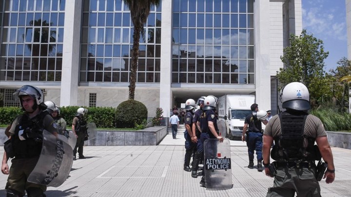 Δίκη Χρυσής Αυγής: Ύποπτοι φάκελοι στο Εφετείο