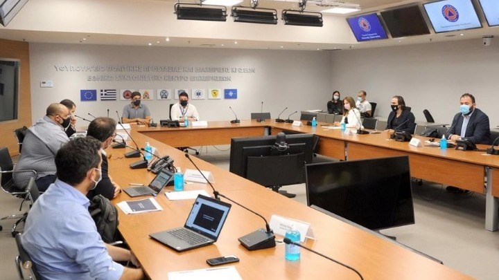 Σύσκεψη Αυγενάκη και Χαρδαλιά με τη Super League για την επιστροφή των φιλάθλων στα γήπεδα