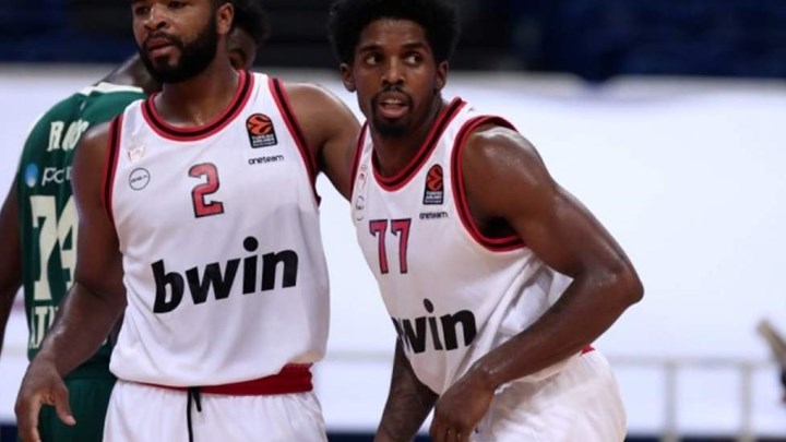 Ολυμπιακός-Αρμάνι Μιλάνο 18-21 (10′)