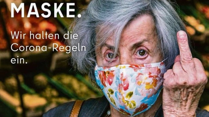 Γερμανία-Κορονοϊός: Το Βερολίνο δείχνει το μεσαίο δάχτυλο σε όσους δεν φορούν μάσκα